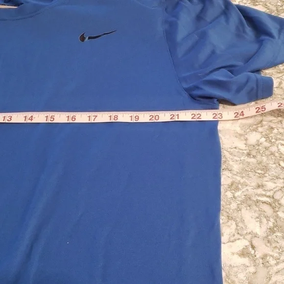 Nike Dry-Fit tee in Royal blue - Picture 4 of 4